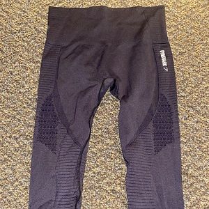 stretchy & comfy gym shark high waisted leggings!